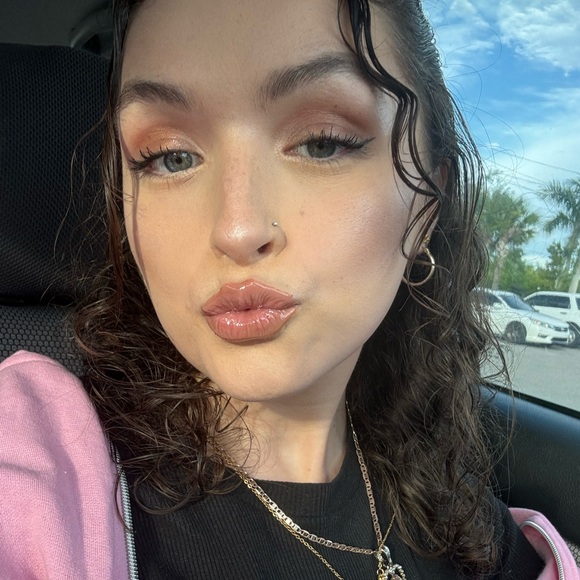 Meet your Posher, Sarah - Picture 4 of 5